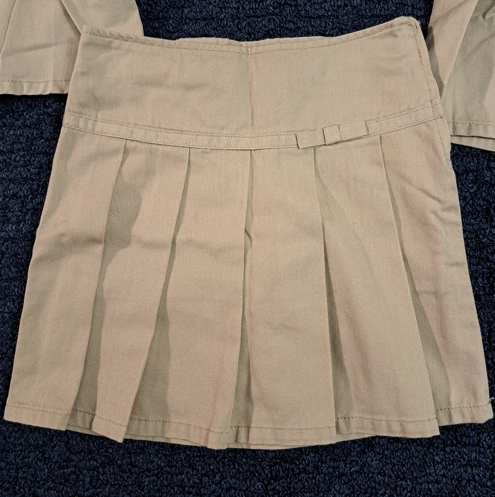 Set of 3 French Toast 6X Tan Pleated Scort